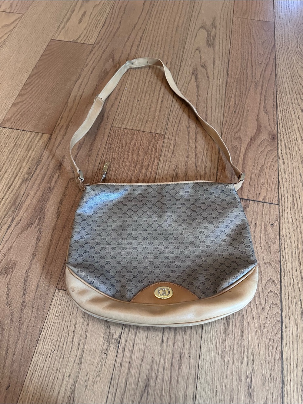 Vintage Y2K Gucci Micro GG shoulder bag